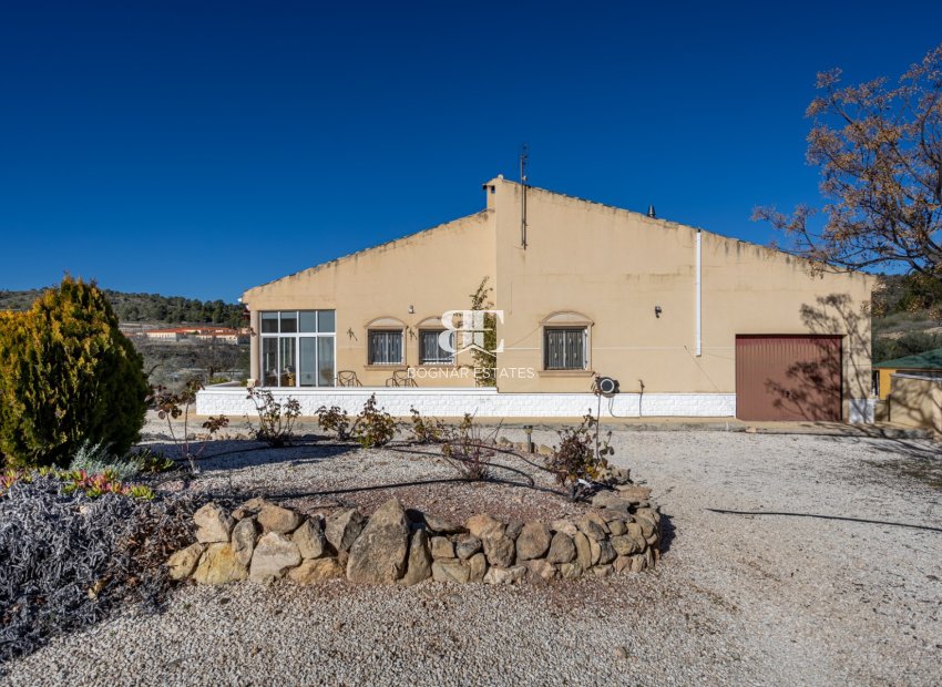 Resale - Country House -
La Zarza