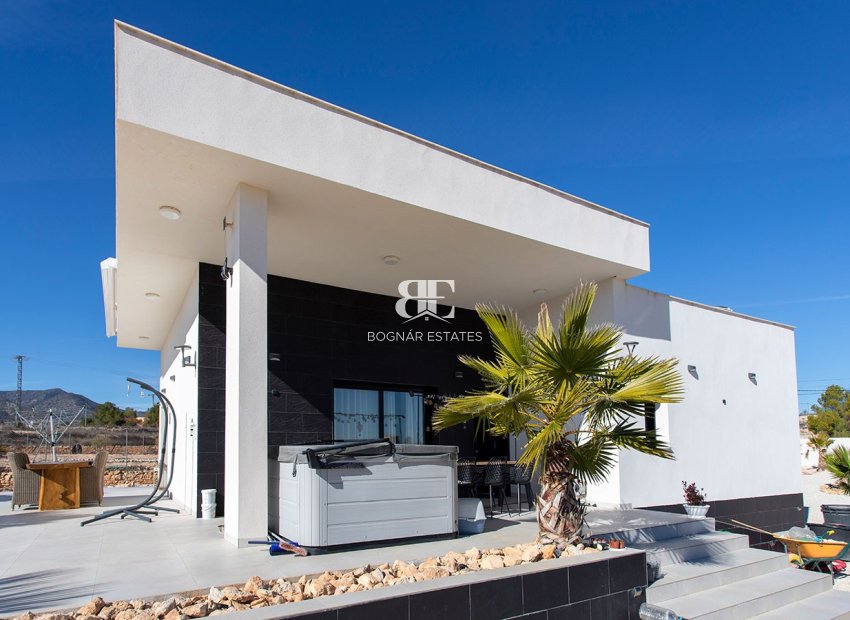 Resale - Country House -
Pinoso - Campo