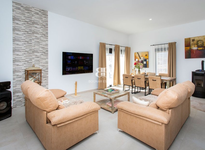 Resale - Country House -
Pinoso - Campo