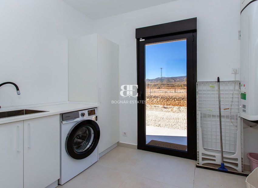 Resale - Country House -
Pinoso - Campo