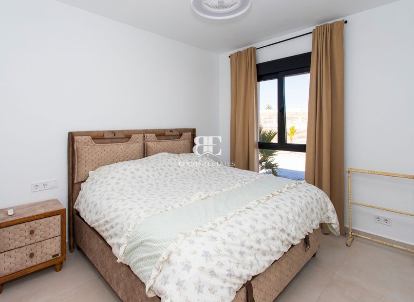 Resale - Country House -
Pinoso - Campo