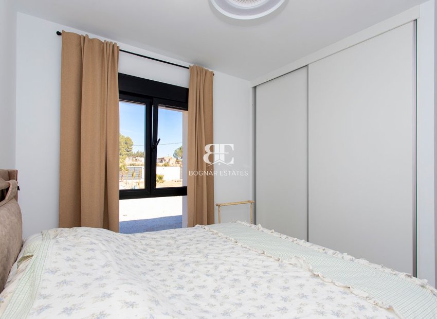 Resale - Country House -
Pinoso - Campo