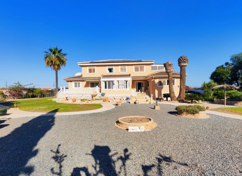 Resale - Country House -
San Miguel de Salinas