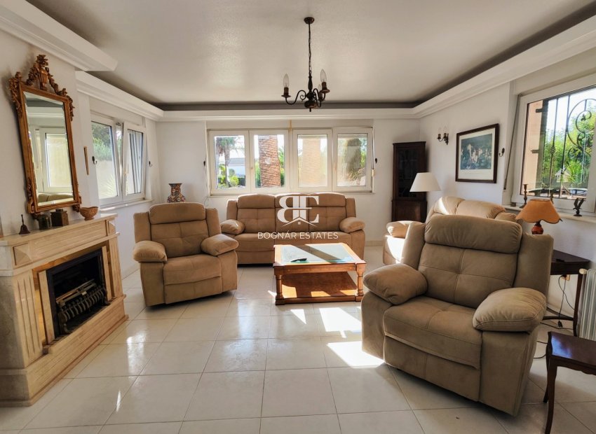 Resale - Country House -
San Miguel de Salinas