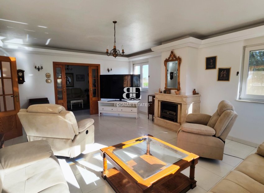 Resale - Country House -
San Miguel de Salinas