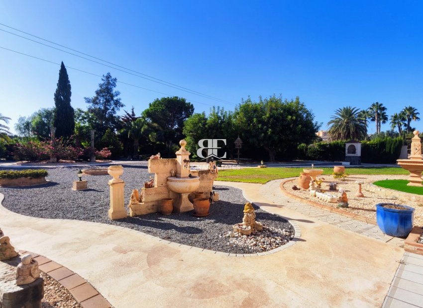 Resale - Country House -
San Miguel de Salinas