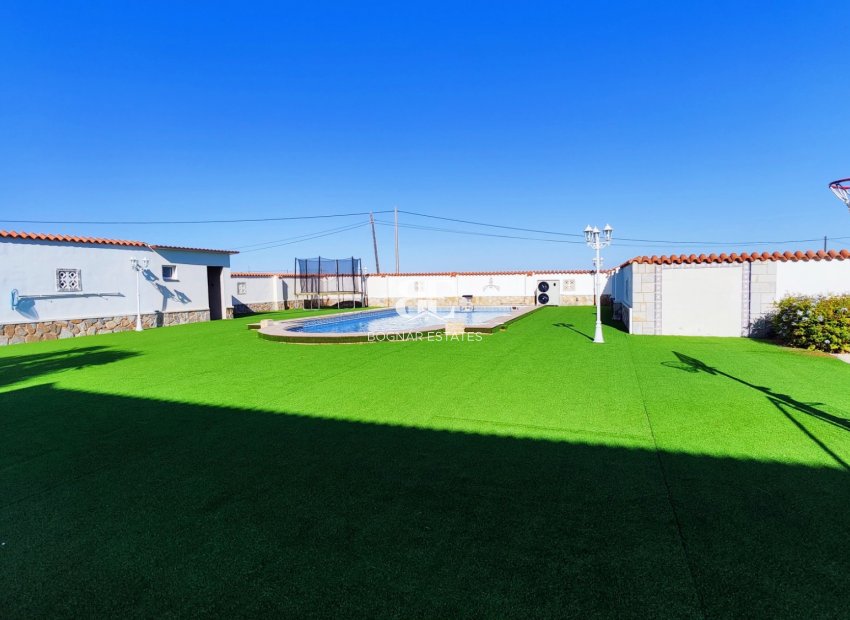 Resale - Country House -
San Miguel de Salinas