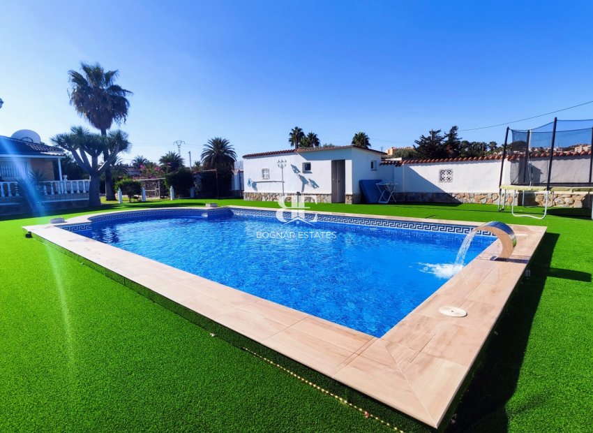 Resale - Country House -
San Miguel de Salinas