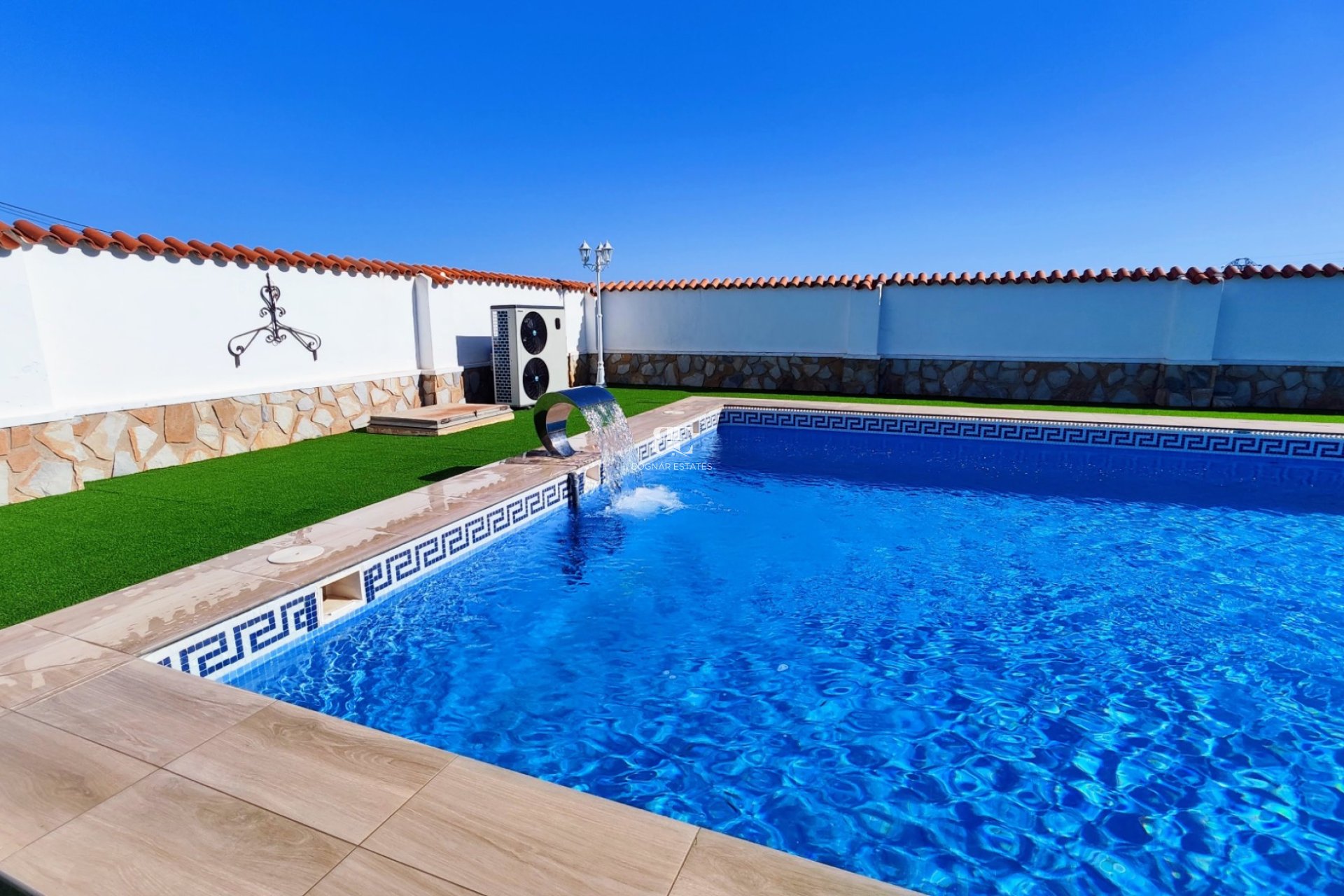 Resale - Country House -
San Miguel de Salinas