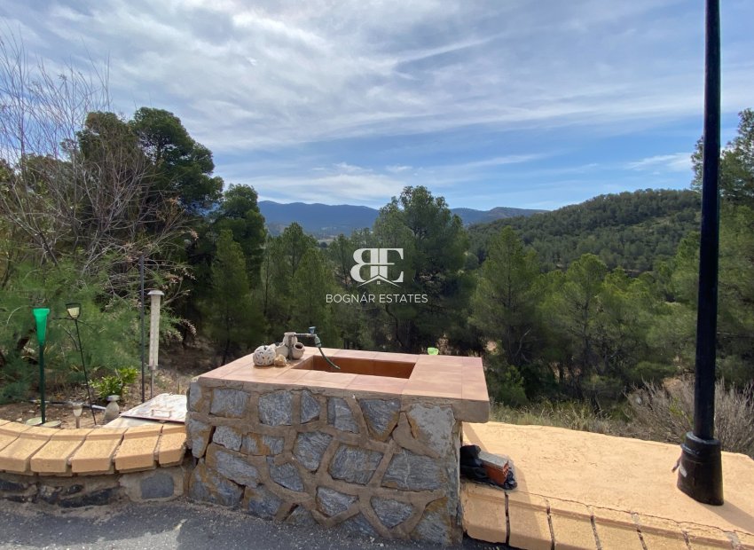 Resale - Country House -
Sax