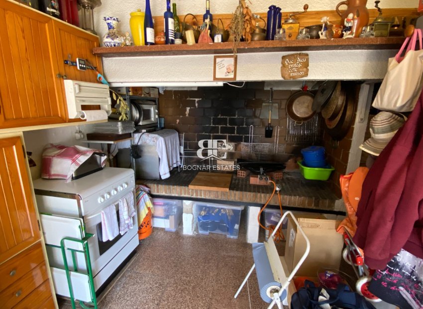 Resale - Country House -
Sax