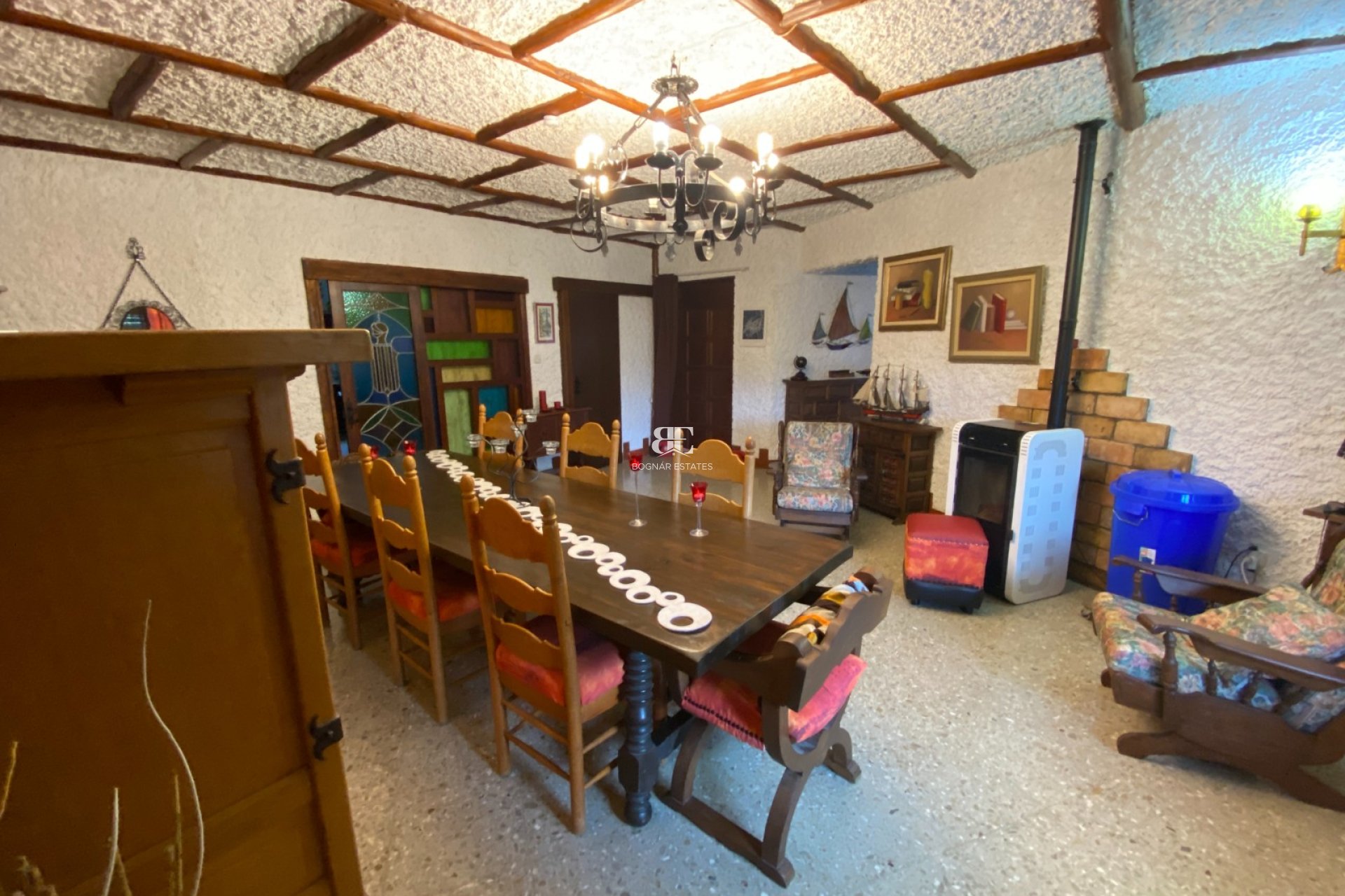 Resale - Country House -
Sax