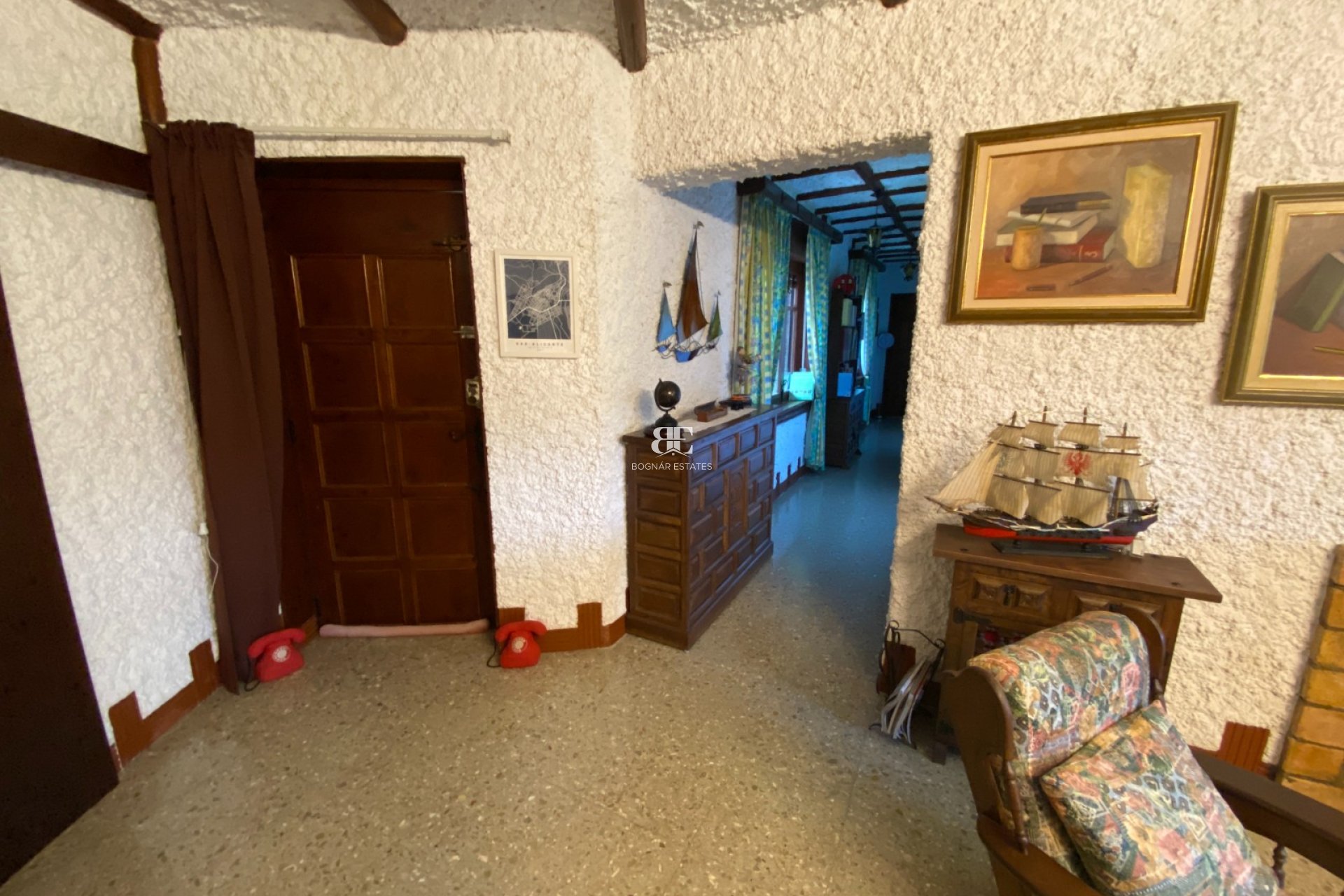 Resale - Country House -
Sax