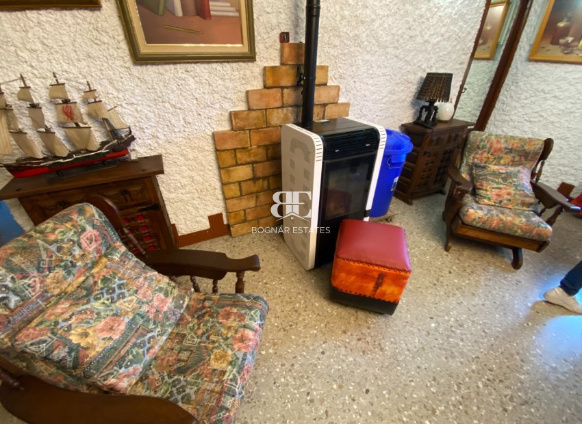 Resale - Country House -
Sax