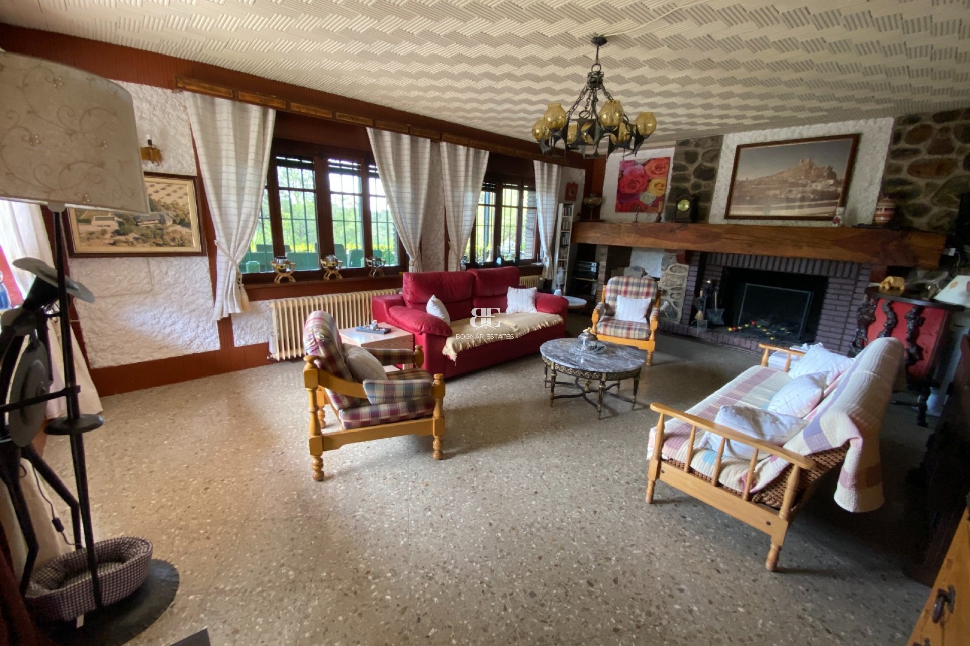 Resale - Country House -
Sax