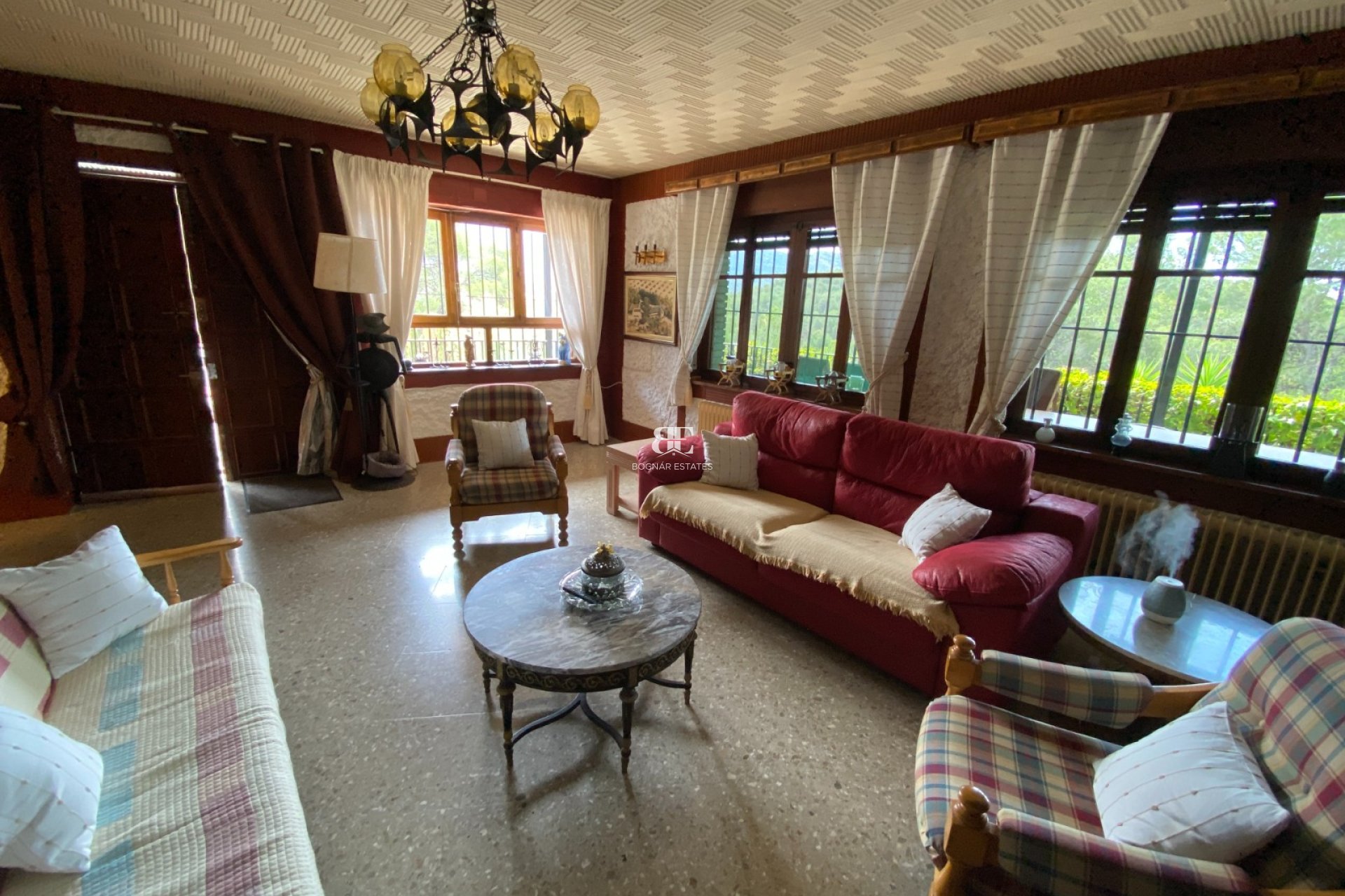 Resale - Country House -
Sax