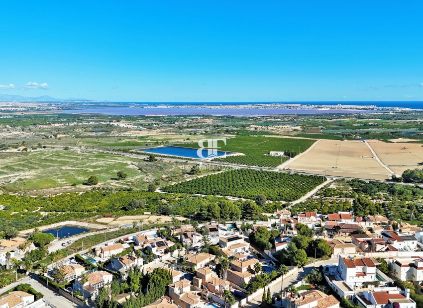 Resale - Land -
San Miguel de Salinas