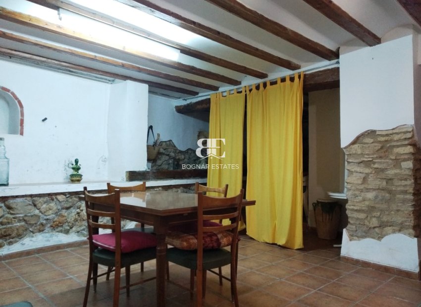 Resale - Townhouse -
Almudaina