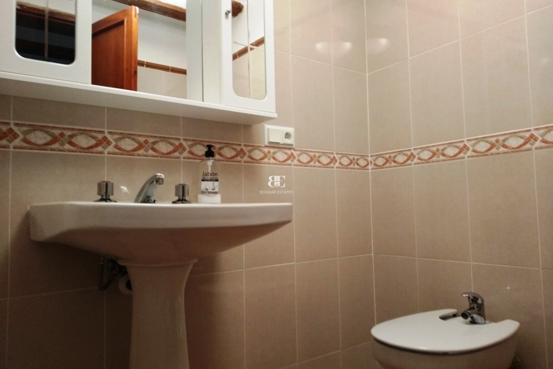 Resale - Townhouse -
Almudaina