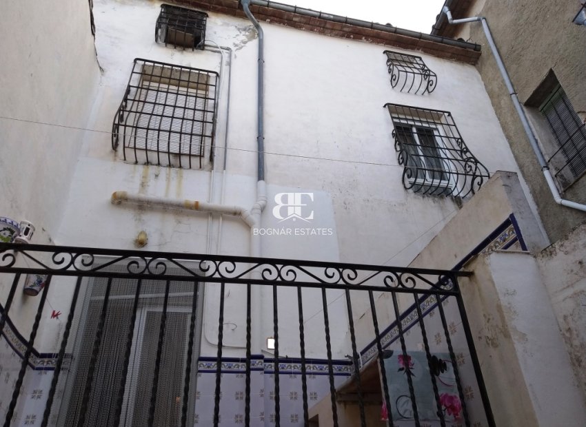 Resale - Townhouse -
Almudaina