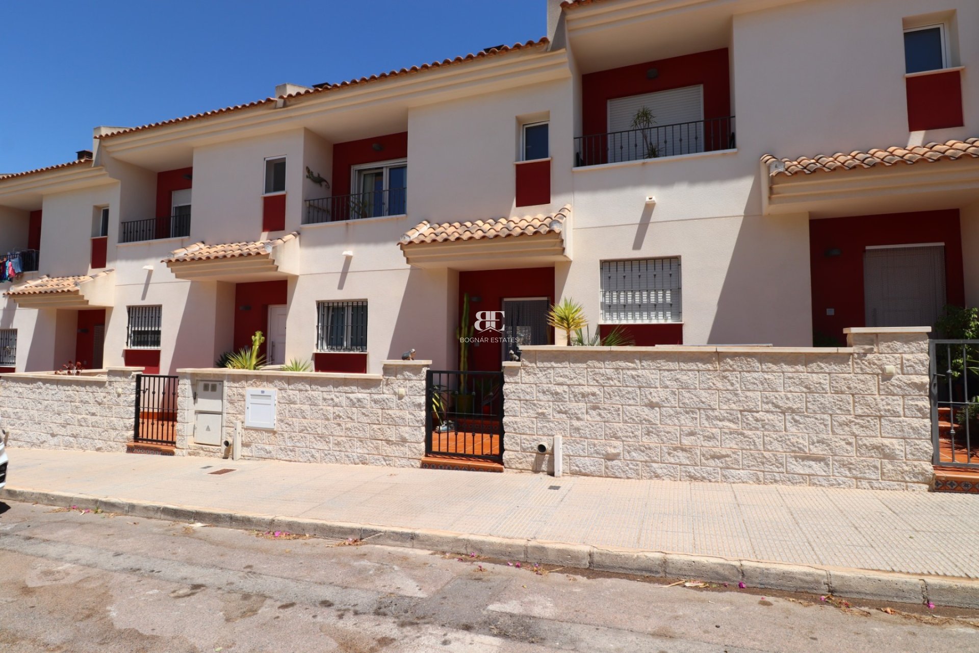 Resale - Townhouse -
Benijofar