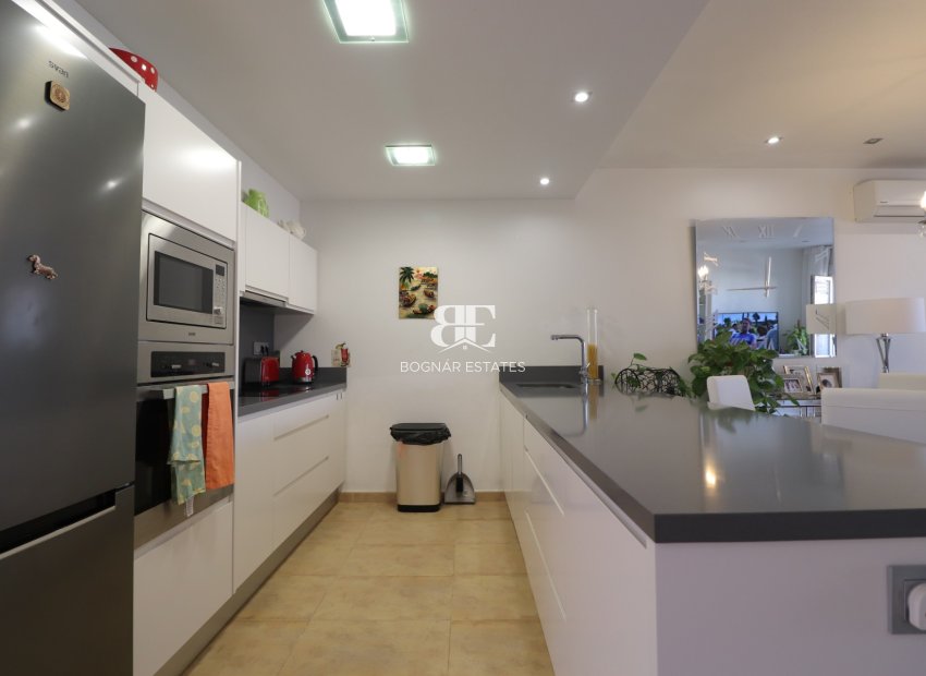 Resale - Townhouse -
Benijofar