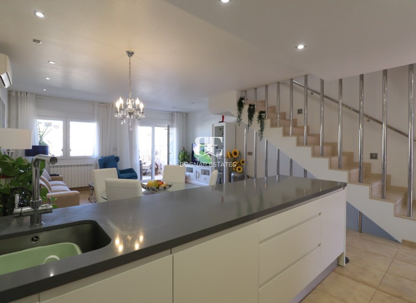 Resale - Townhouse -
Benijofar