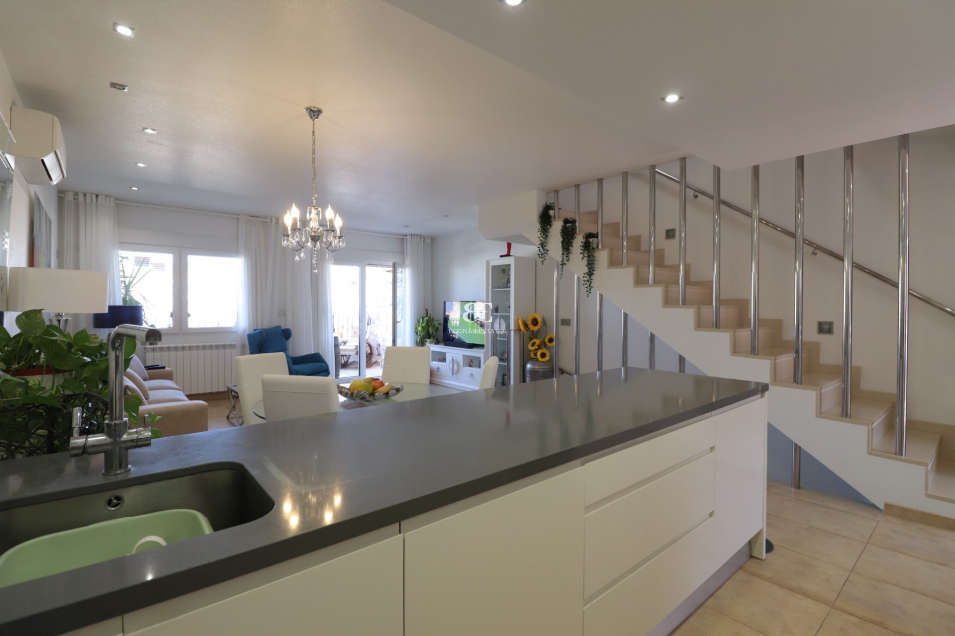 Resale - Townhouse -
Benijofar