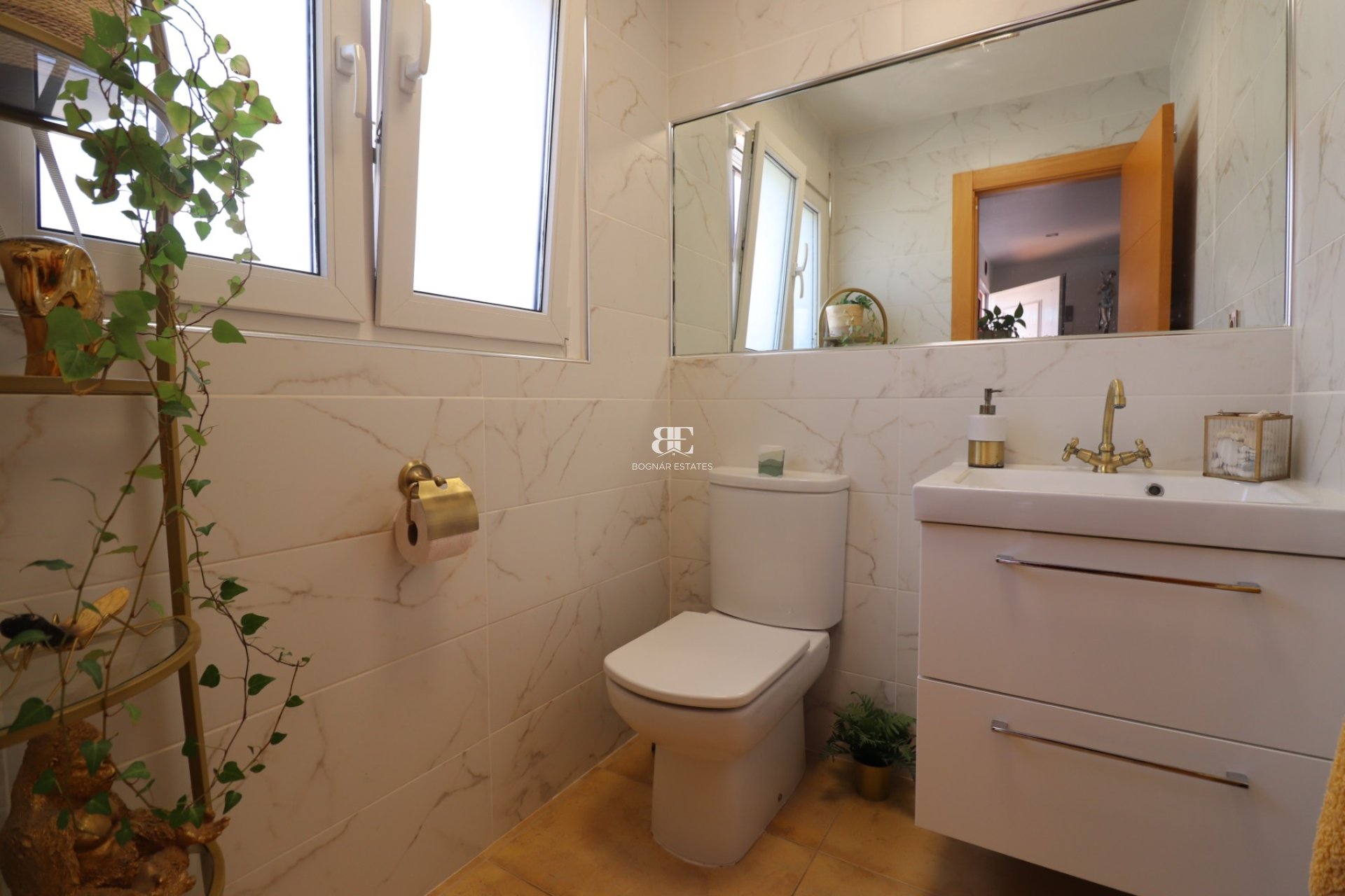 Resale - Townhouse -
Benijofar