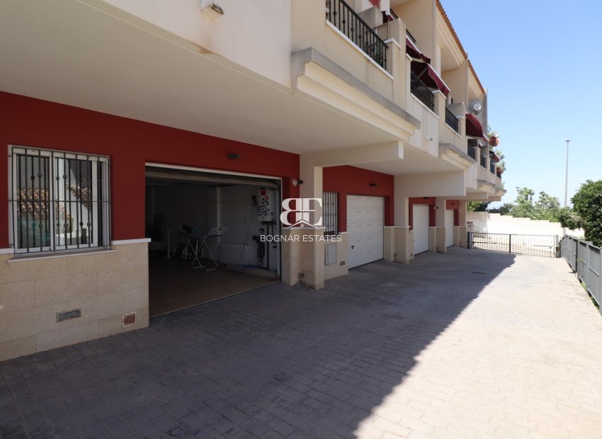 Resale - Townhouse -
Benijofar