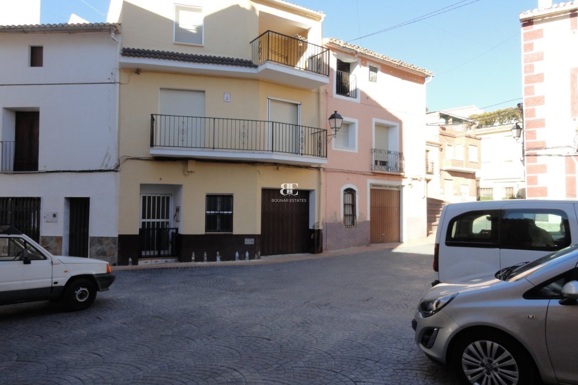 Resale - Townhouse -
Bolulla - Center