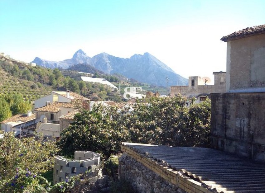 Resale - Townhouse -
Bolulla - Center