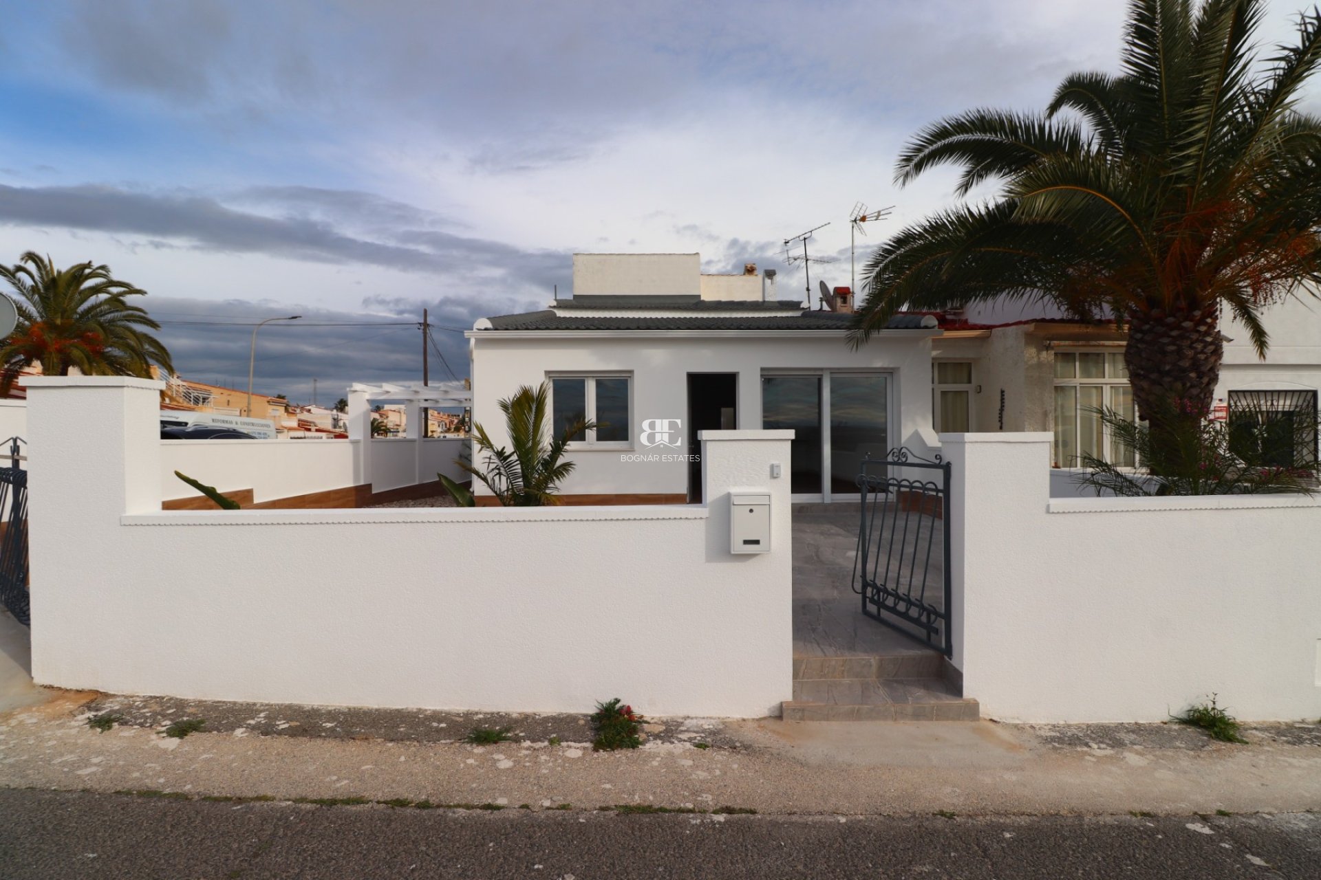 Resale - Townhouse -
Ciudad Quesada - Altos de Quesada