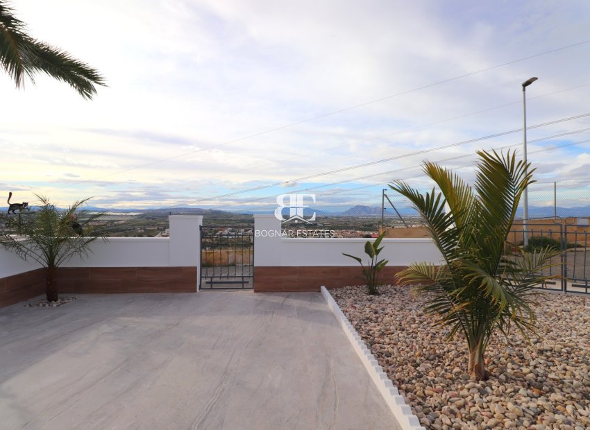 Resale - Townhouse -
Ciudad Quesada - Altos de Quesada