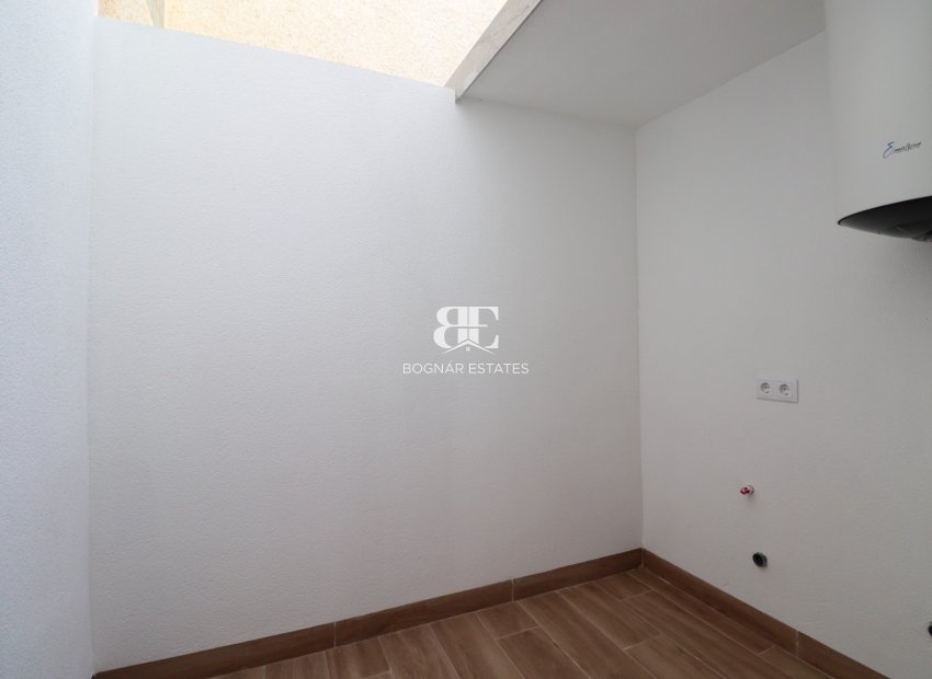 Resale - Townhouse -
Ciudad Quesada - Altos de Quesada