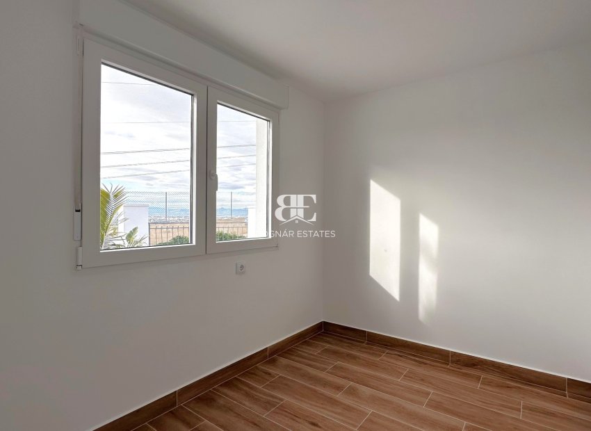 Resale - Townhouse -
Ciudad Quesada - Altos de Quesada