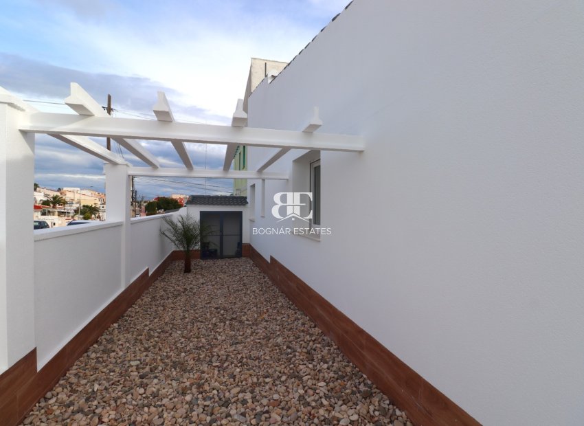 Resale - Townhouse -
Ciudad Quesada - Altos de Quesada