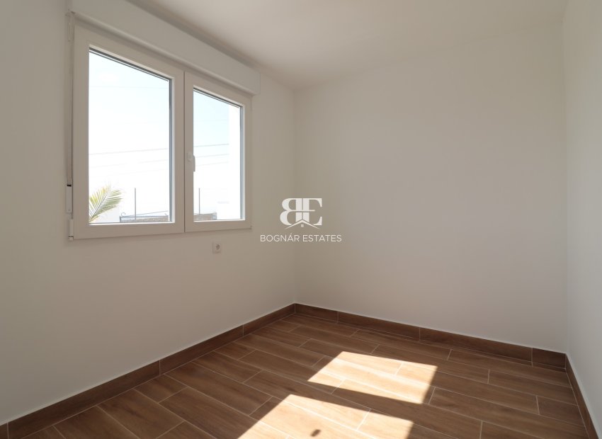 Resale - Townhouse -
Ciudad Quesada - Altos de Quesada