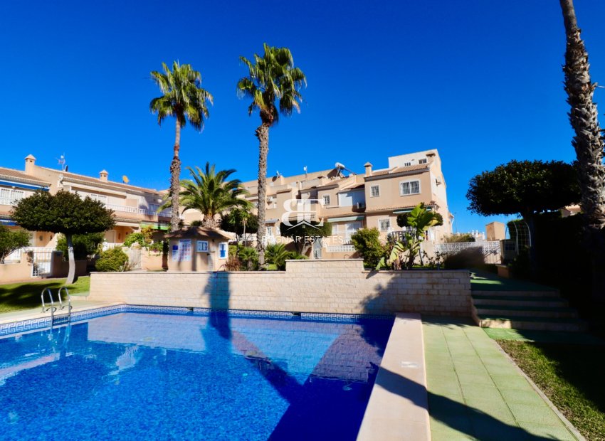 Resale - Townhouse -
Ciudad Quesada - Doña Pepa