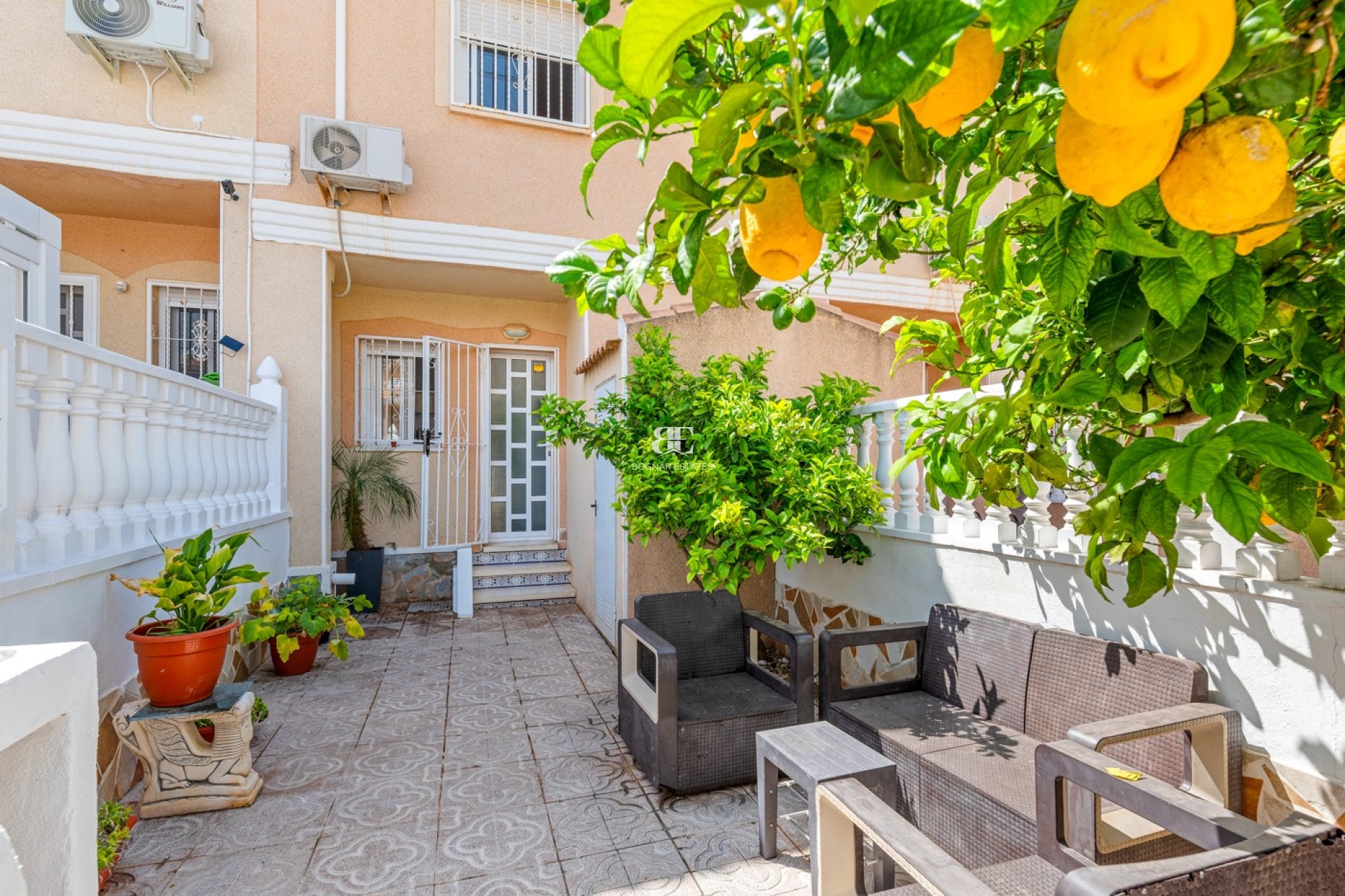 Resale - Townhouse -
Ciudad Quesada - Doña Pepa