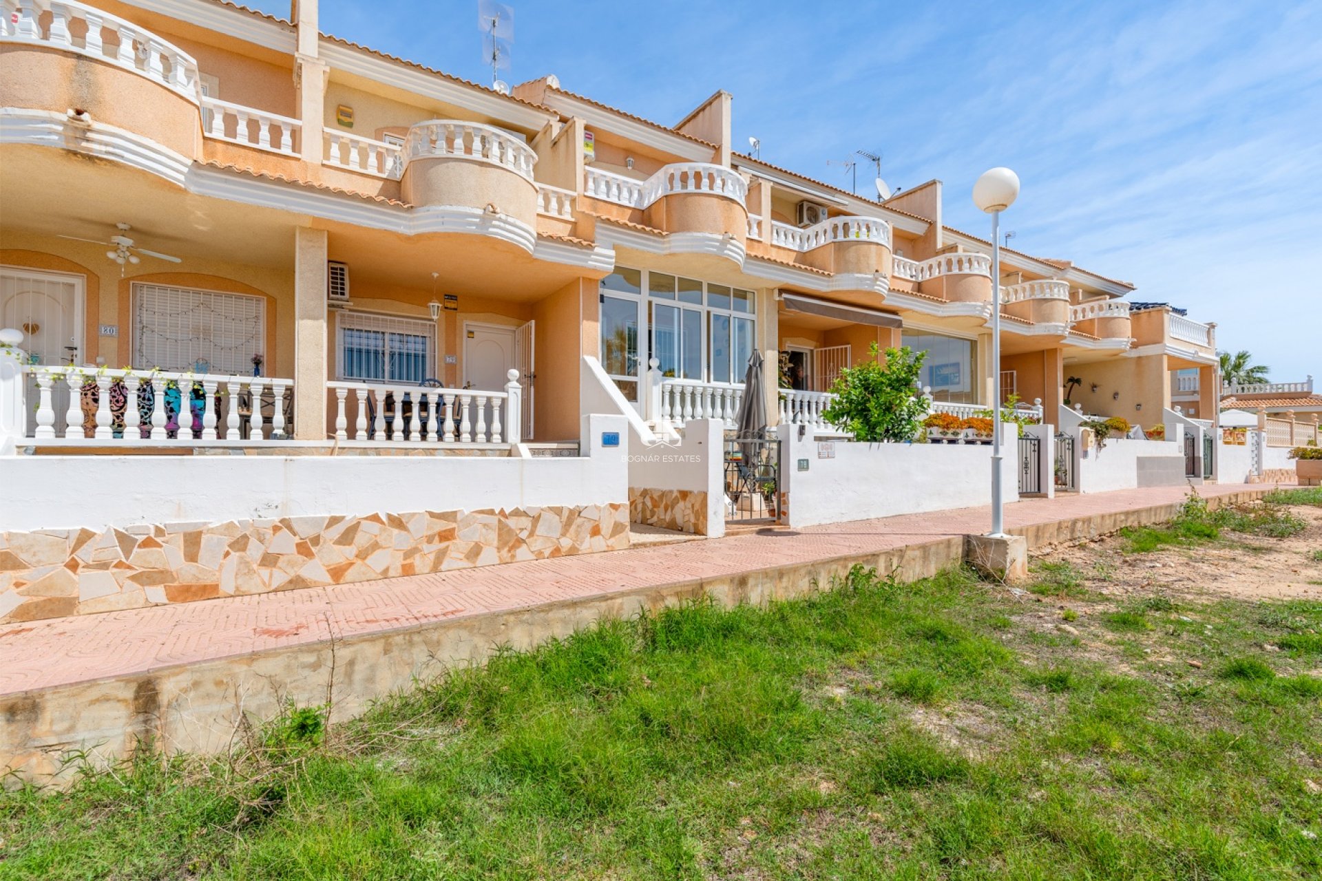 Resale - Townhouse -
Ciudad Quesada - Doña Pepa