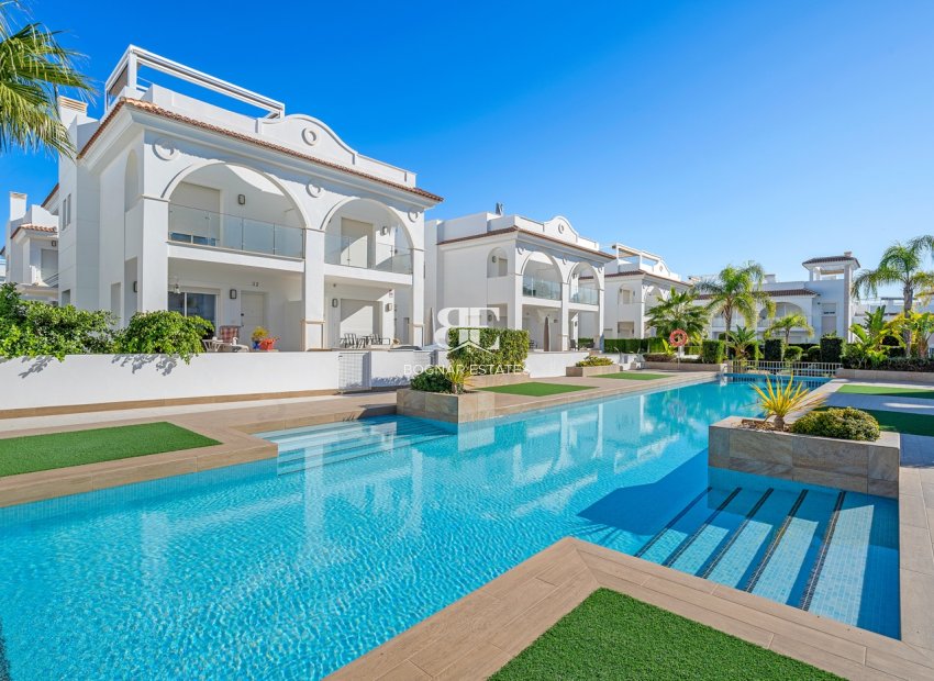 Resale - Townhouse -
Ciudad Quesada - Doña Pepa