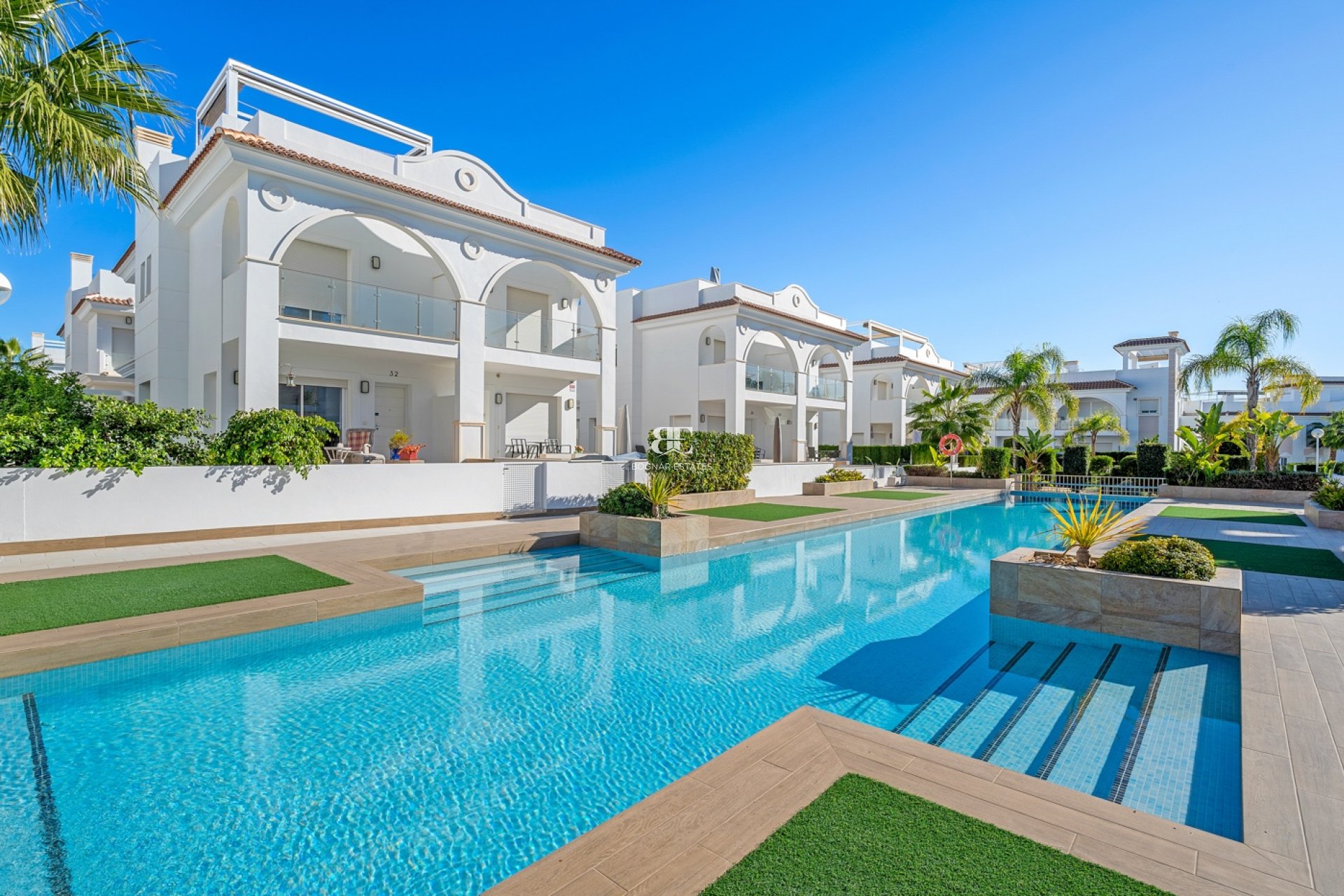 Resale - Townhouse -
Ciudad Quesada - Doña Pepa