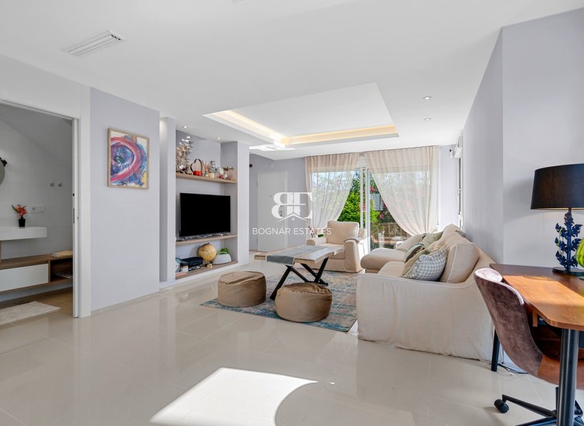 Resale - Townhouse -
Ciudad Quesada - Doña Pepa