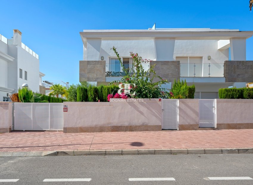 Resale - Townhouse -
Ciudad Quesada - Doña Pepa