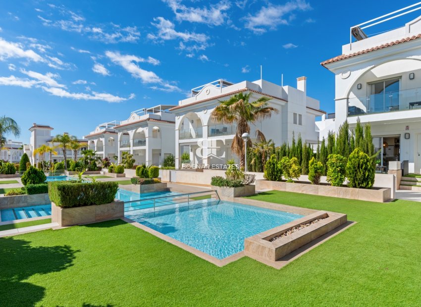 Resale - Townhouse -
Ciudad Quesada - Doña Pepa