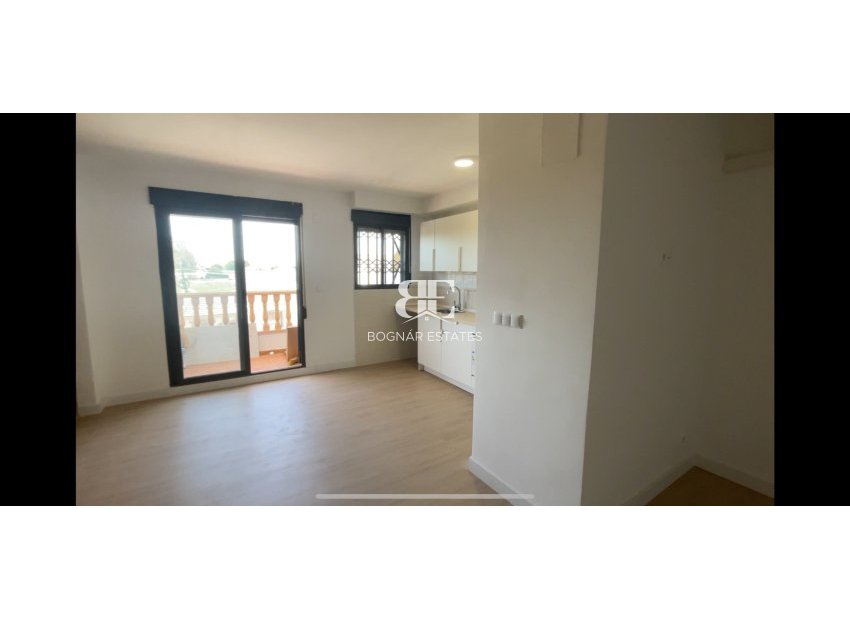 Resale - Townhouse -
Daya Nueva