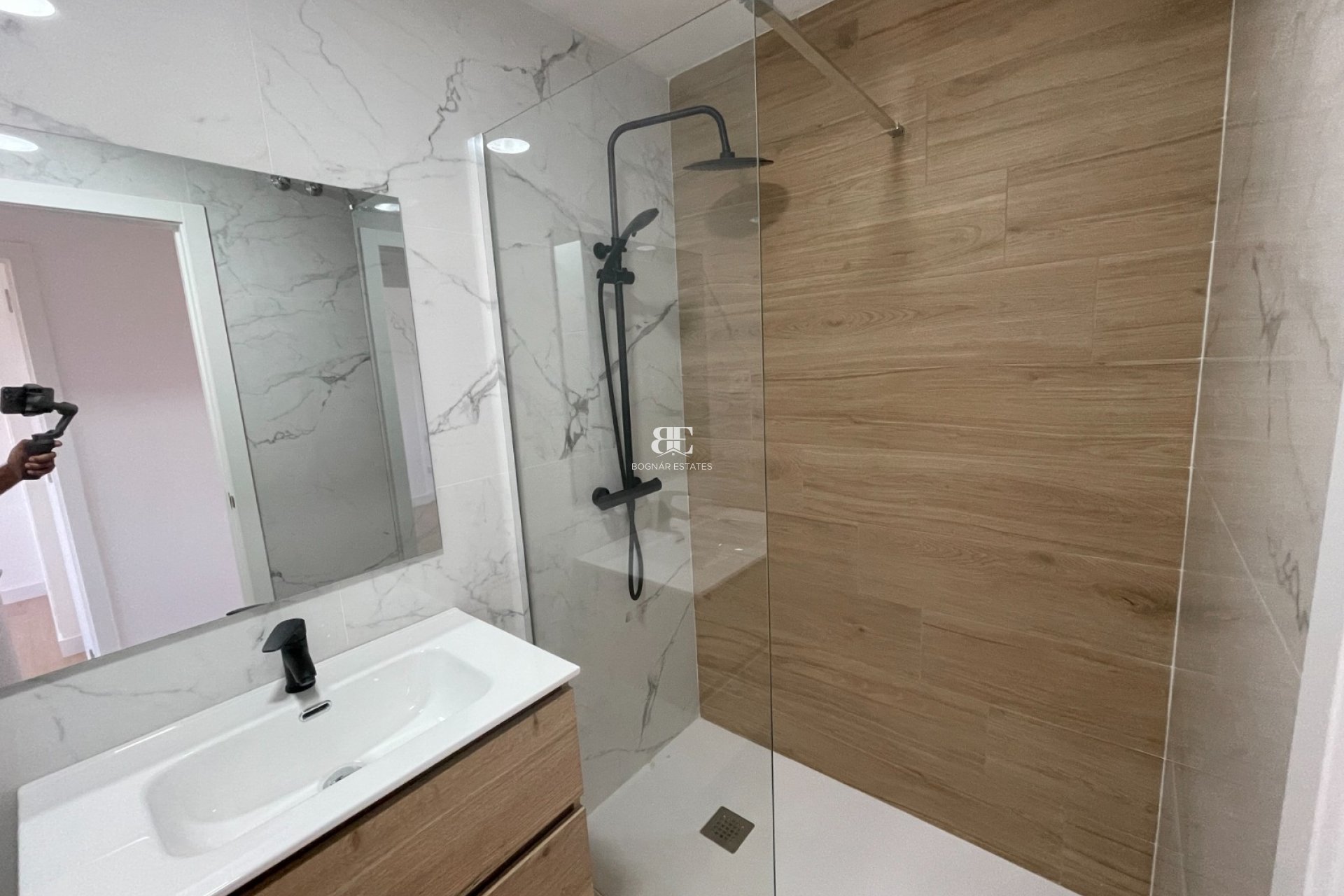 Resale - Townhouse -
Daya Nueva