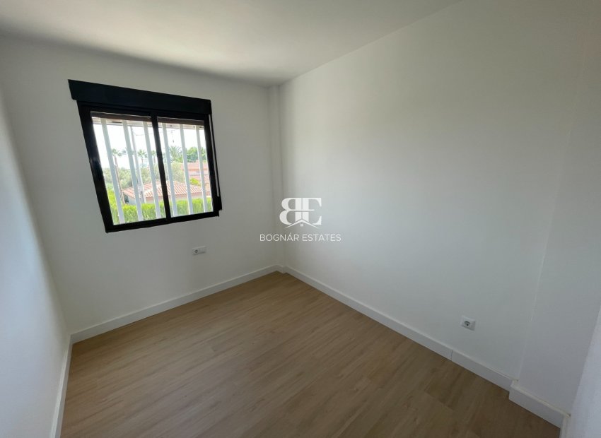 Resale - Townhouse -
Daya Nueva