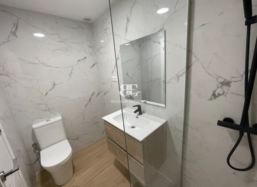 Resale - Townhouse -
Daya Nueva